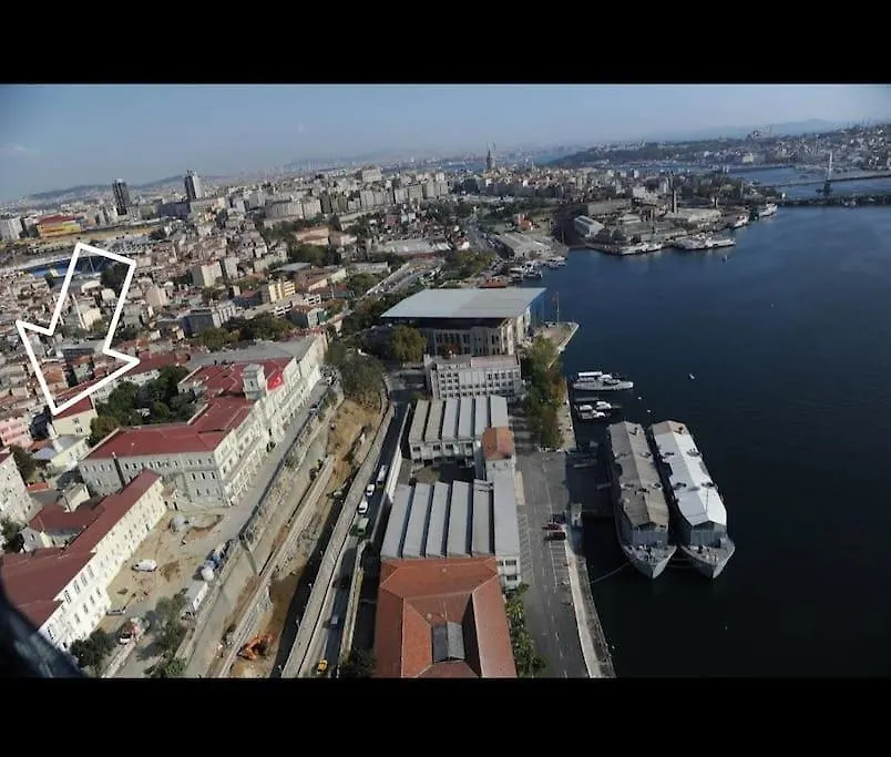 Appartement Deniz Manzarasi, Marti Sesleri Esliginde Istambul